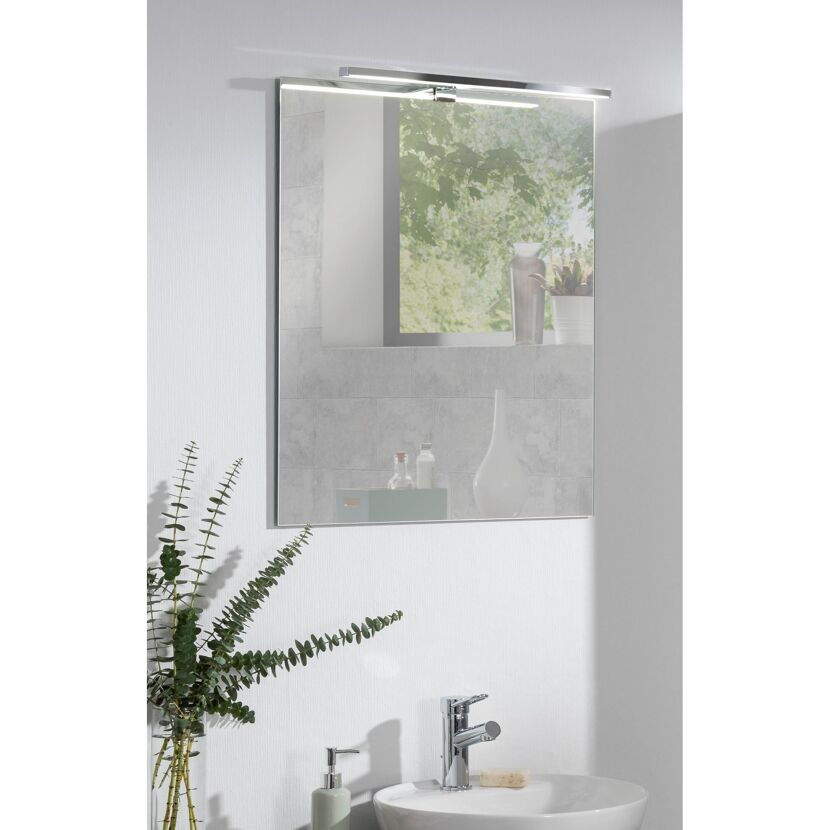 Badezimmerspiegel mit Spiegelleuchte