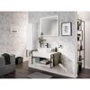 Modernes Badezimmer mit Waschbecken und Spiegel