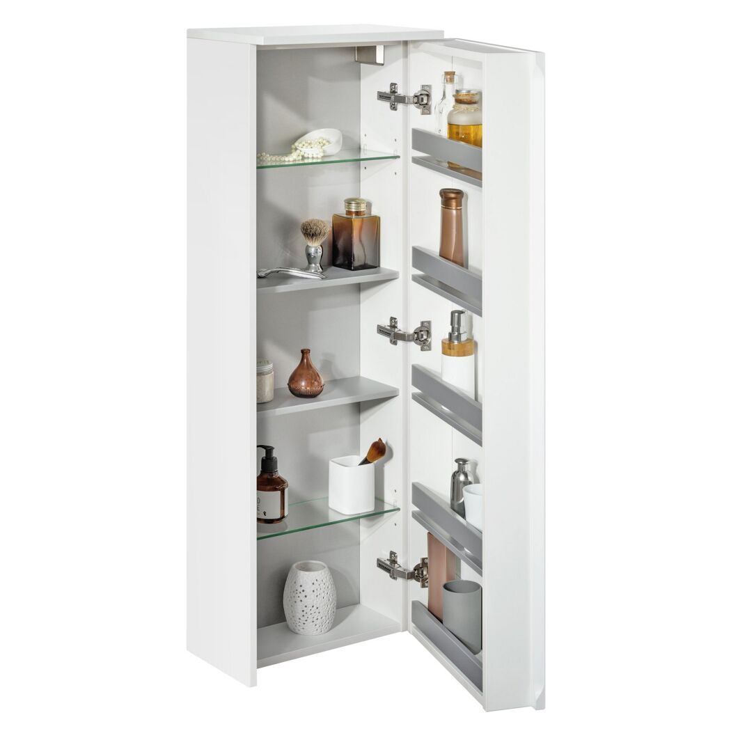 Weißer Badezimmerschrank mit geöffneter Spiegeltür und grauen Ablagefächern.