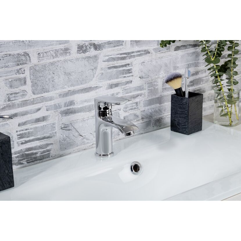 Waschbecken mit WT-Armatur Luxor
