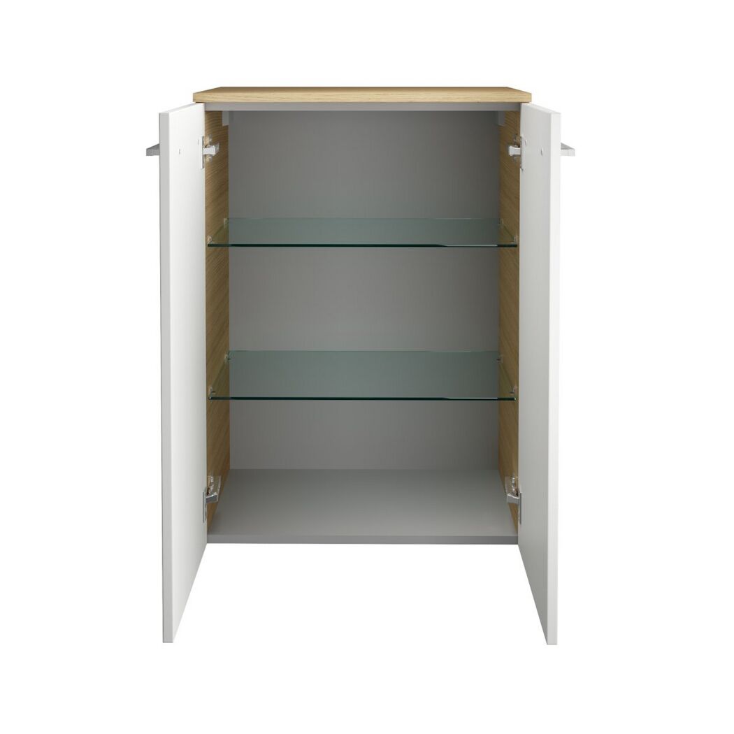 Weißer Schrank mit zwei offenen Türen und zwei Glaseinlegeböden.