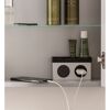 Badezimmerschrank mit Steckdose und Handy lädt