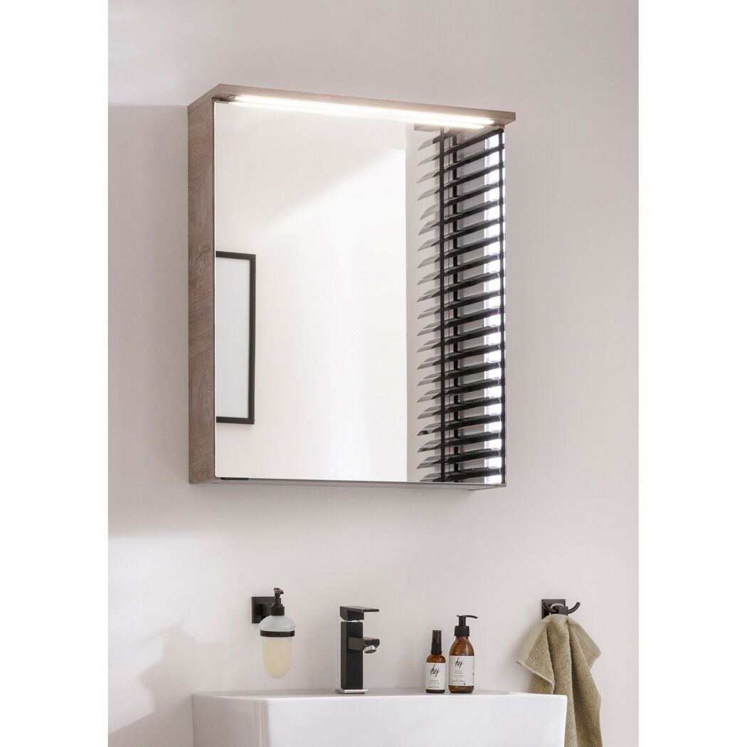 Badezimmerspiegel mit Beleuchtung und Spiegelschrank