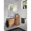 Kleines Badezimmer mit Waschbeckenunterschrank und Spiegelschrank