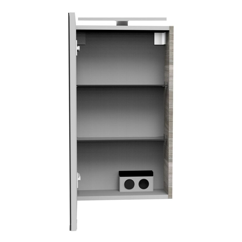 Geöffneter Spiegelschrank mit Steckdose und Ablageflächen.