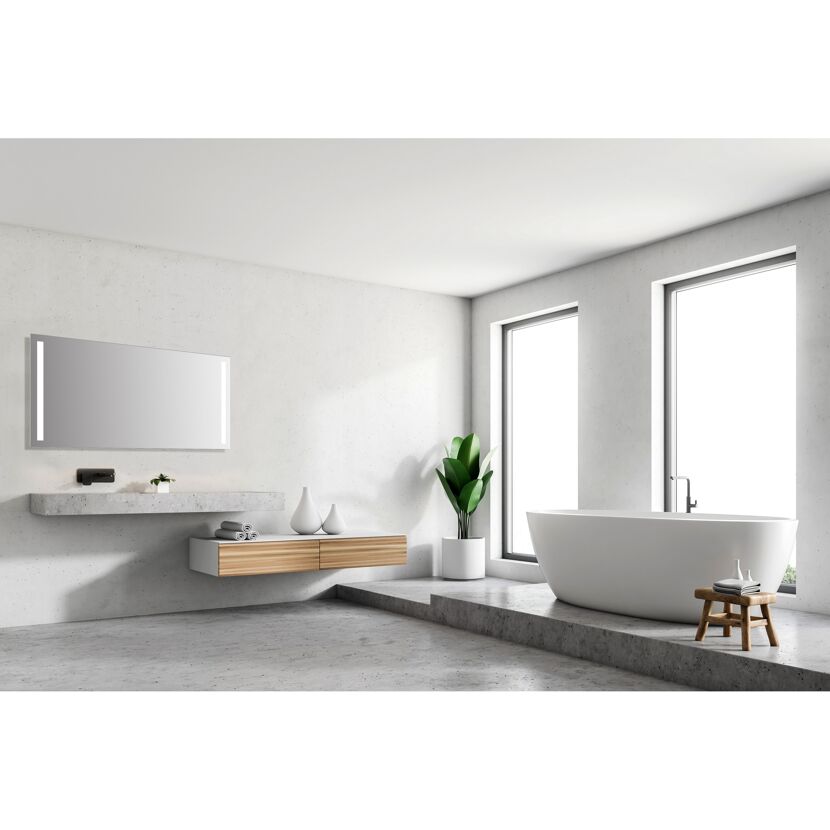 Modernes Badezimmer mit Badewanne und Waschbecken