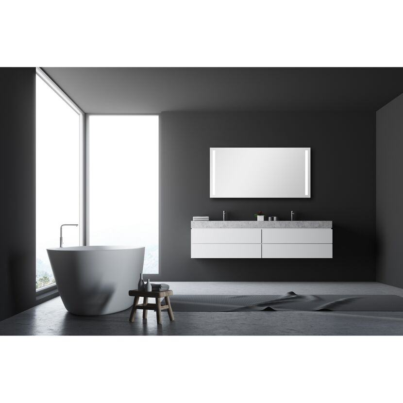 Modernes Badezimmer mit freistehender Badewanne