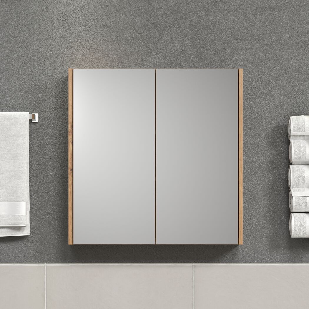 Spiegelschrank mit zwei Spiegeltüren und Handtüchern
