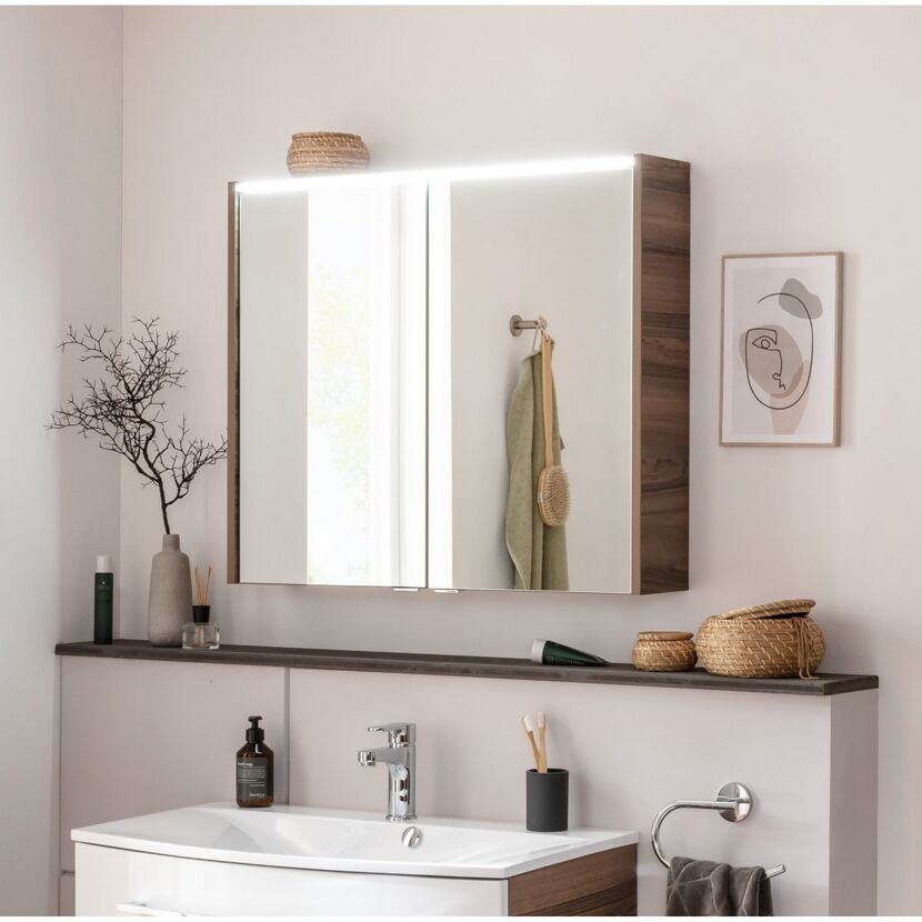 Badezimmerspiegel mit Beleuchtung
