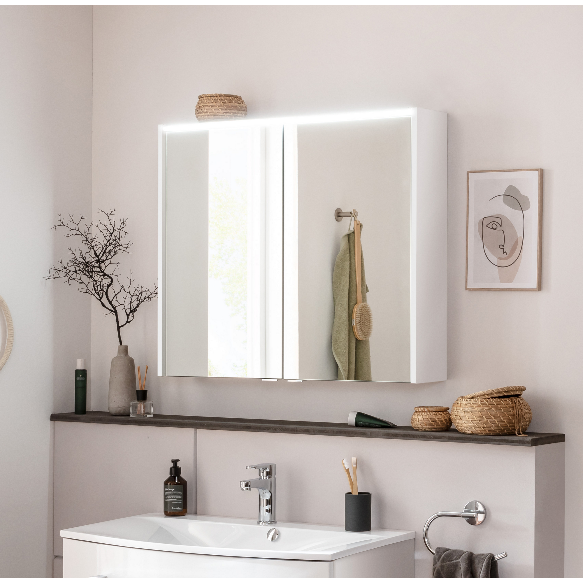 LED-Spiegelschrank 'Verona' weiß 80 x 68,3 x 16,5 cm + product picture