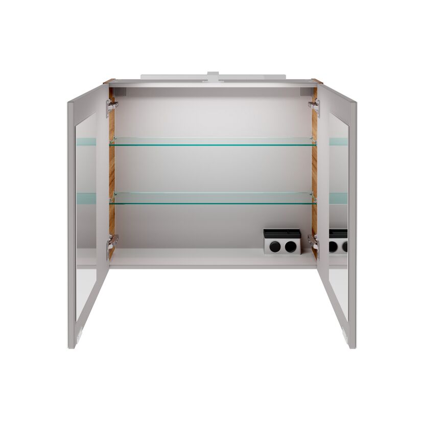 Offener Spiegelschrank mit zwei Glasablagen und Steckdose.