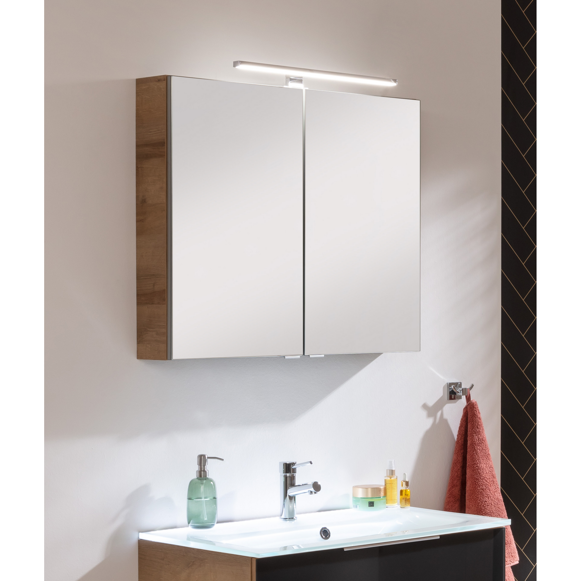 LED-Spiegelschrank 'B.Brillant' asteiche 80 x 68 x 15,8 cm + product picture