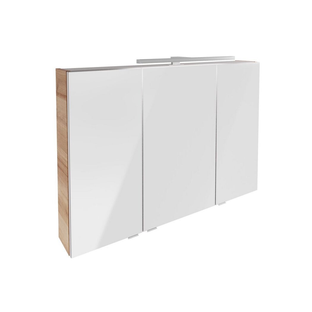 Weißer dreitüriger Spiegelschrank mit Holzrahmen und Lampe.