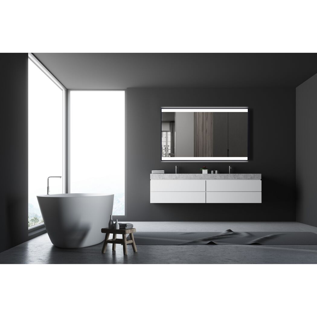 Modernes Badezimmer mit LED-Spiegel, Badewanne und Waschbecken