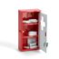 Roter Medizinschrank mit Verbandmaterial