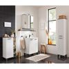 Weißer Badezimmerschrank mit Waschbecken