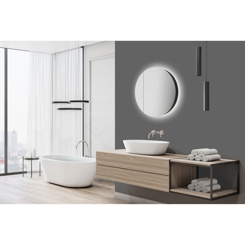Modernes Badezimmer mit freistehender Badewanne