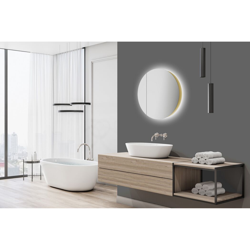 Modernes Badezimmer mit freistehender Badewanne