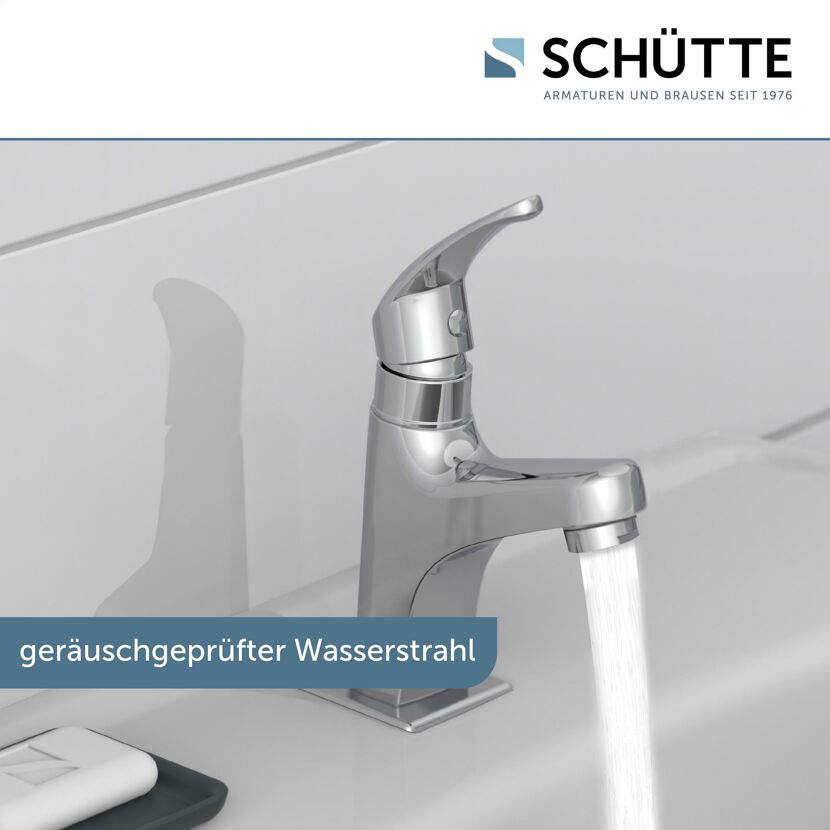 Wasserhahn mit laufendem Wasserstrahl