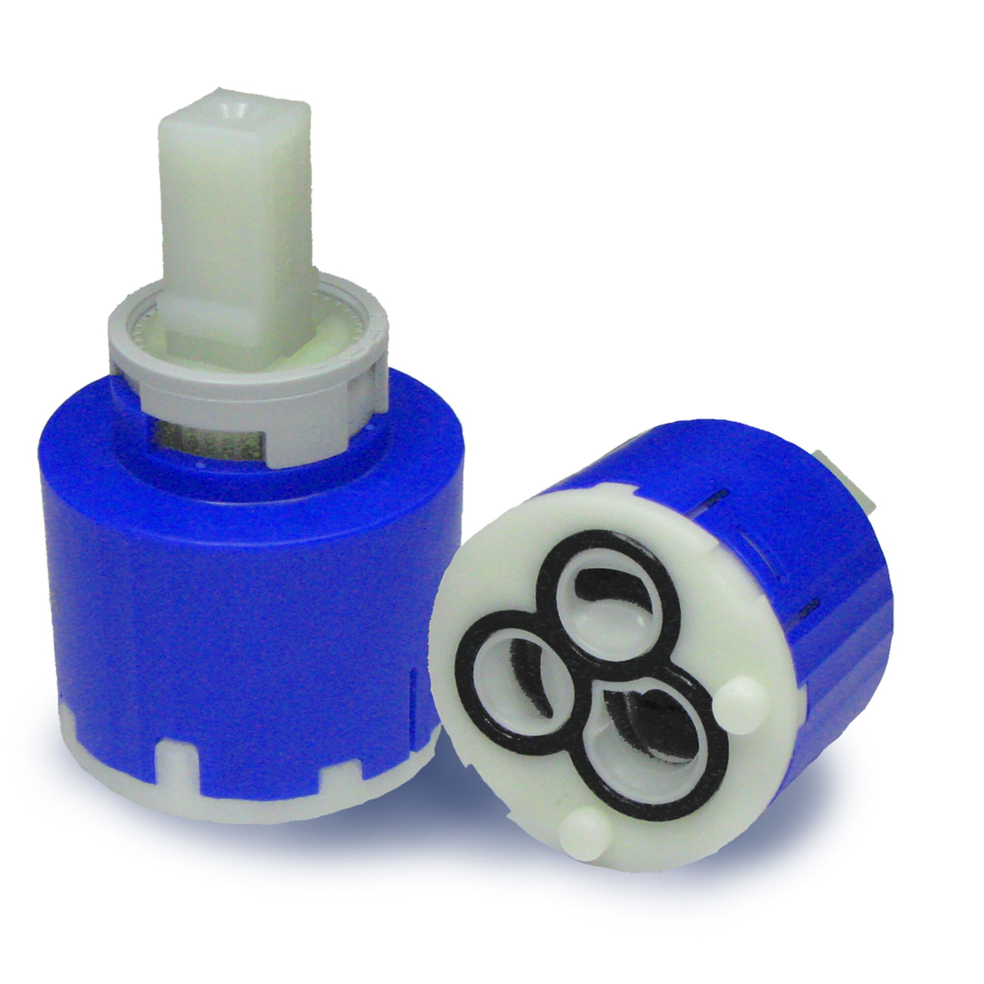 Zwei blaue und weiße Kartuschen