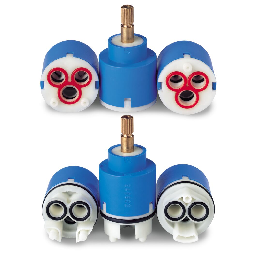 Zwei 35-mm-Kartuschen für Armaturen.
