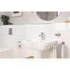 Waschbecken mit Armatur, Handtuchhalter, Seifenschale und WC
