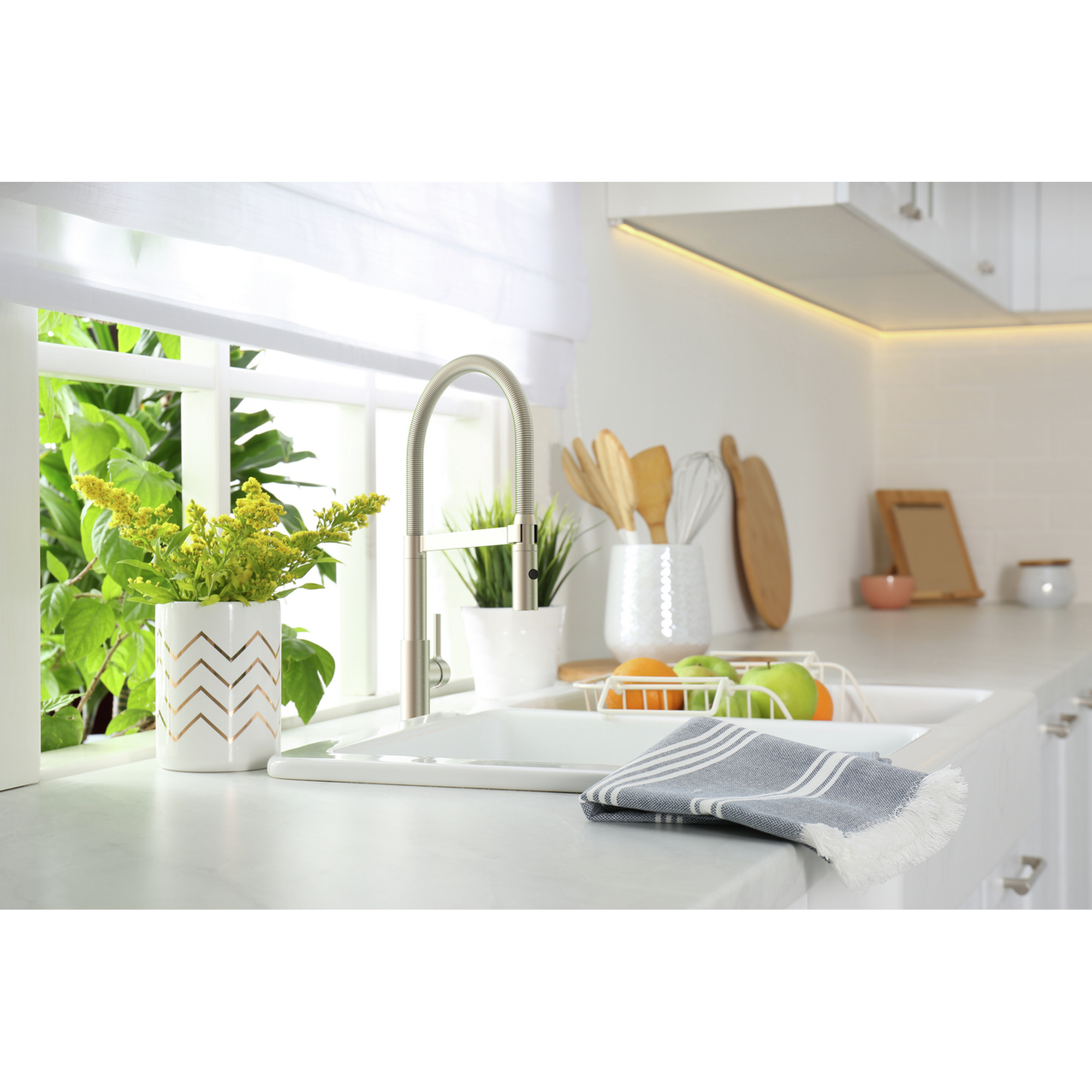 Küchenarmatur 'Aluna' Edelstahloptik mit Pendelbrause + product picture