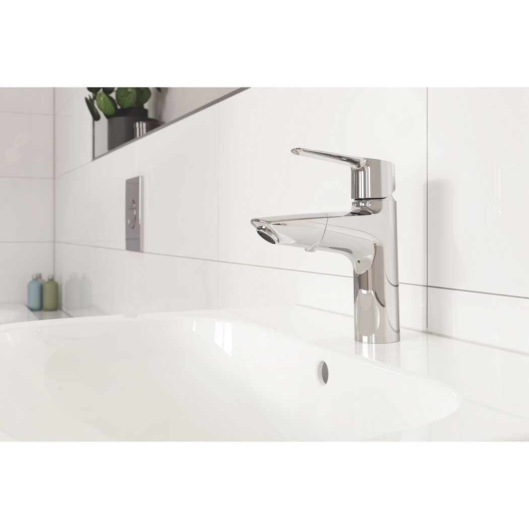 Chrom Waschtischarmatur auf Waschbecken