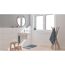 Modernes Badezimmer mit Waschbecken und Handtuchhalter.