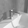 Wasserhahn Subway mit laufendem Wasserstrahl