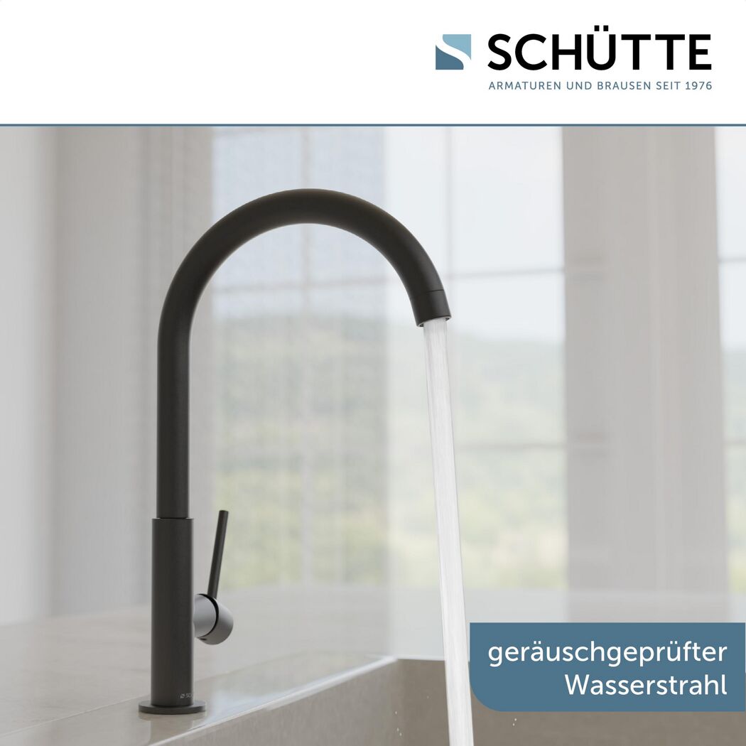 Schwarze Küchenarmatur, Wasserstrahl