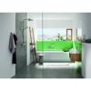 Modernes Badezimmer mit grüner Wand und grauen Fliesen