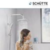 Person duscht mit Schütte Duschsäule