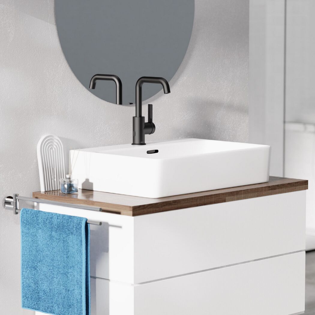 Waschbecken mit Armatur