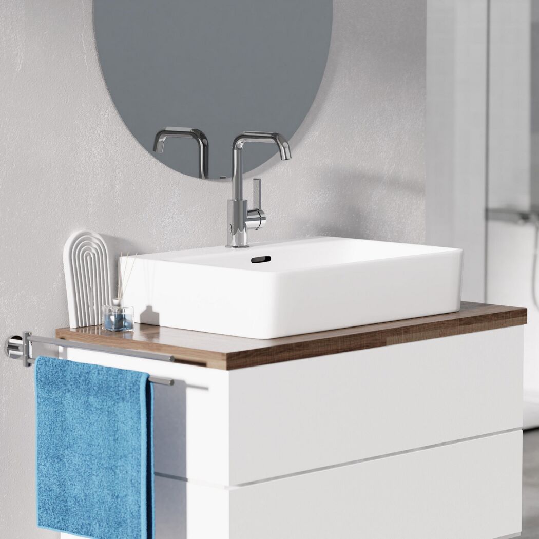 Waschbecken mit Armatur