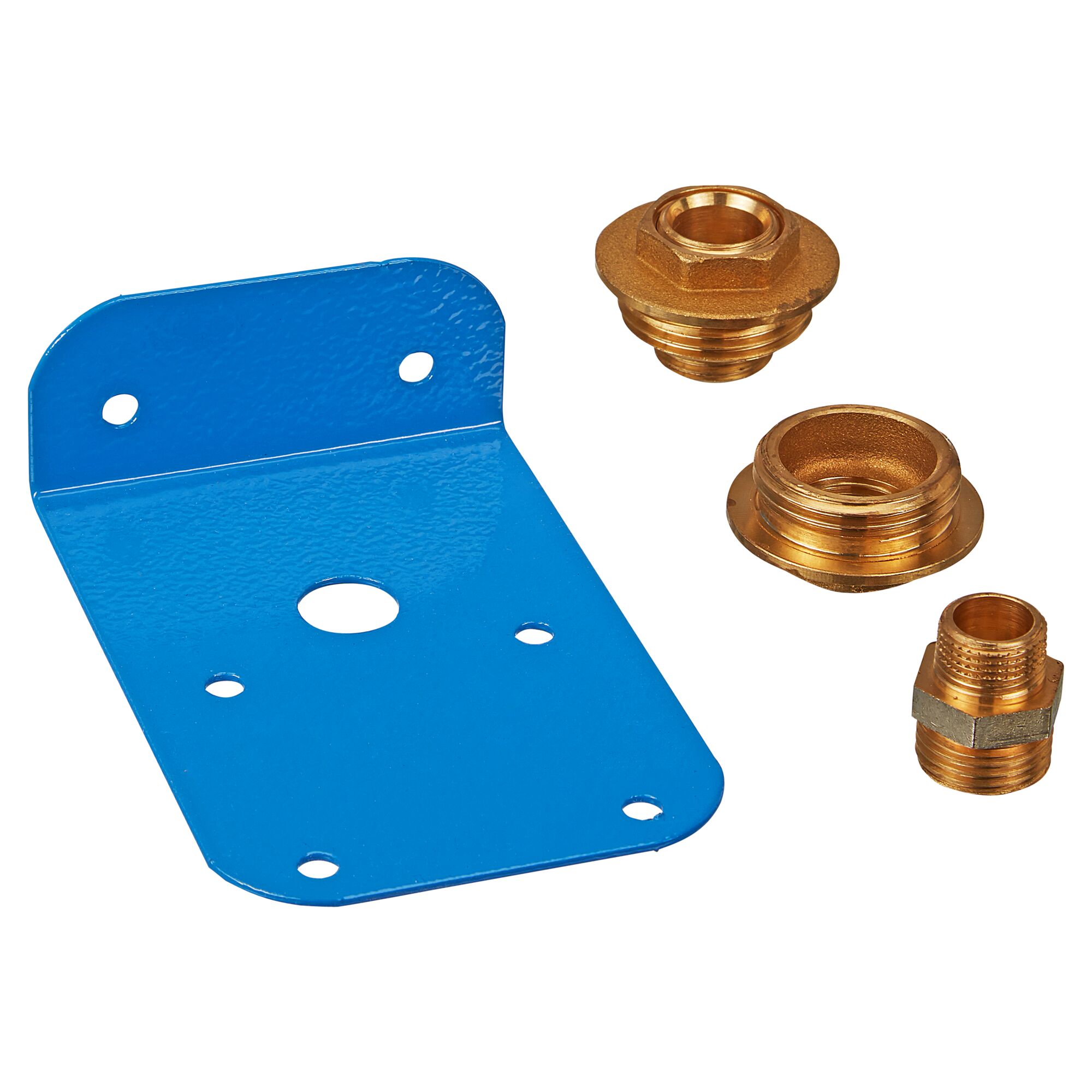 Blaue Metallhalterung und drei Messingfittings für Wasserfilter.