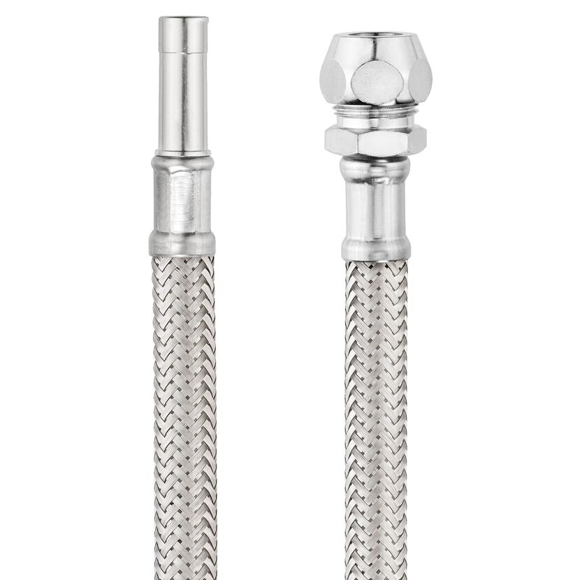 Zwei flexible Schläuche mit Edelstahlumflechtung