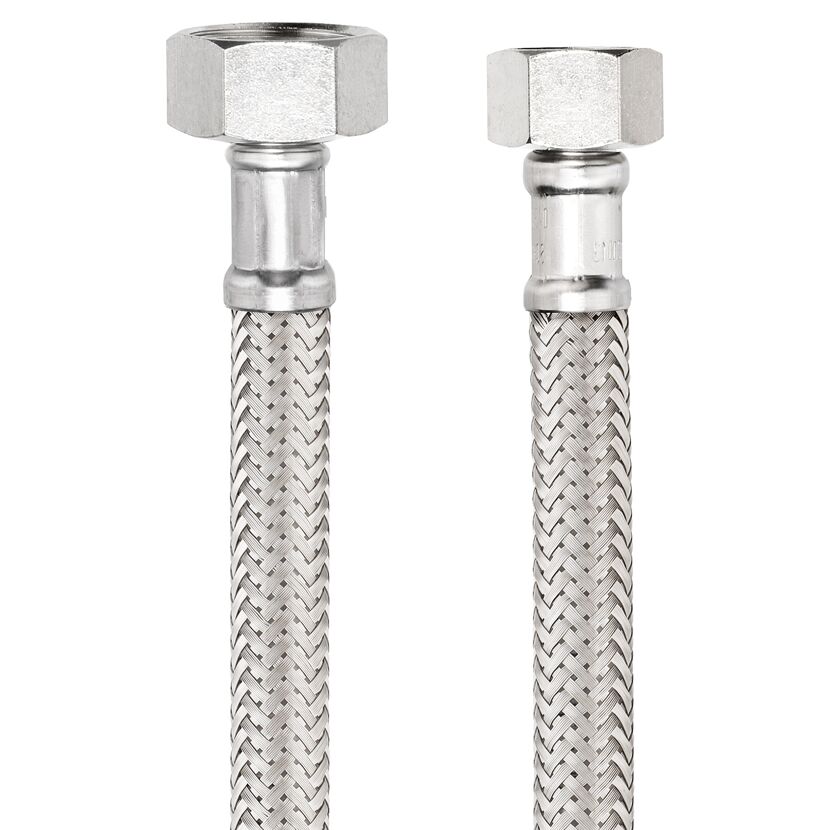 Zwei flexible Schläuche mit Edelstahlumflechtung