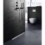 Modernes Badezimmer mit schwarzer Dusche und WC