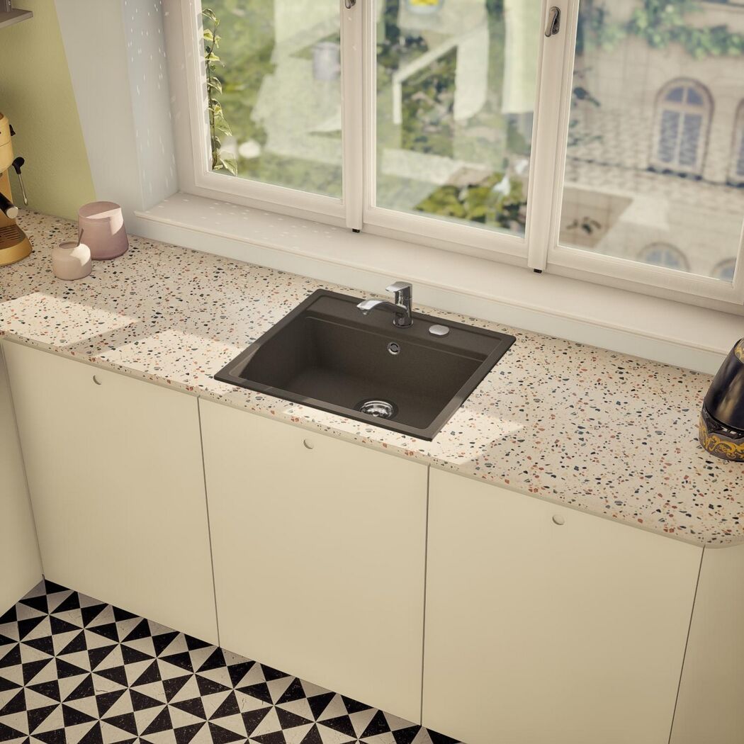 Anthrazitfarbene Spüle Romi 100 Onyx in Küche