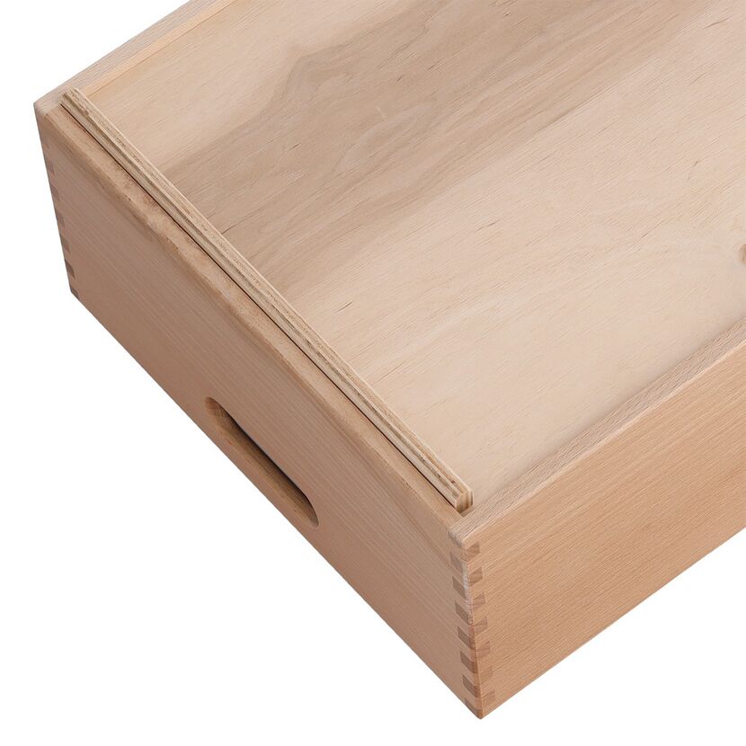 Ecke einer Holzkiste mit Griff
