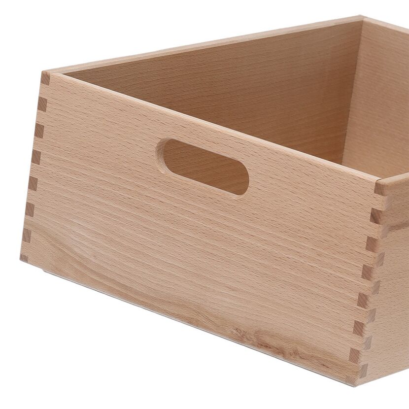 Leere Holzkiste mit Griff