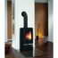Schwarzer Kaminofen Reno R II mit brennendem Feuer