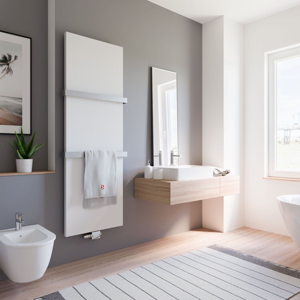 Modernes Badezimmer mit Handtuchheizkörper