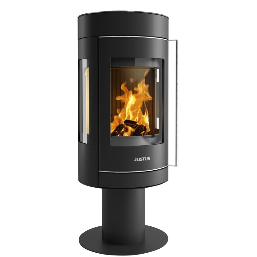 JUSTUS Kaminofen Mewa mit brennendem Feuer