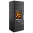 Schwarzer Kaminofen Justus Tova mit Feuer im Brennraum