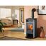 Kaminofen KRONOS Naturstein mit Feuer im Wohnzimmer