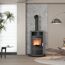 Kaminofen Modena STS6 brennt im Wohnzimmer