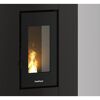 Pelletofen Atrium 5, schwarz, mit Feuer im Brennraum