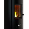 Schwarzer Pelletofen CHROME 7 mit brennendem Feuer
